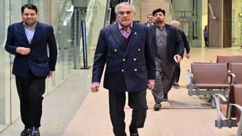 نائب وزیرِ اعظم و وزیرِ خارجہ اسحاق ڈار بیجنگ روانہ