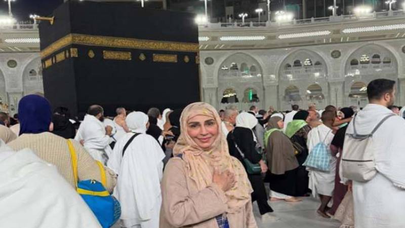 ریما خان اور ساحر علی بگا کی عمرہ ادائیگی، مکہ مکرمہ اور مسجد نبویؐ سے تصاویر شیئر