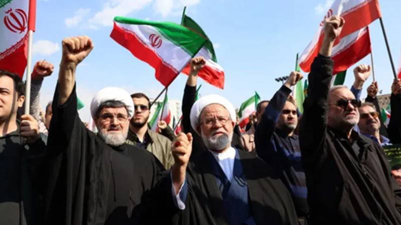ایرانی حکام کو اسلامی جمہوریہ کے قیام کی سالگرہ کے موقع پر جنگ کی ’فتح‘ کا انتظار