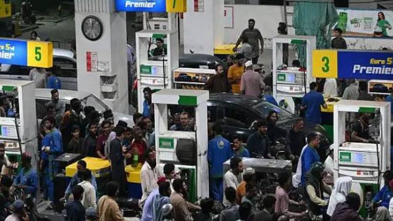 حکومت نے پیٹرولیم لیوی میں اضافہ کر کے عوام پر مالی دباؤ بڑھا دیا