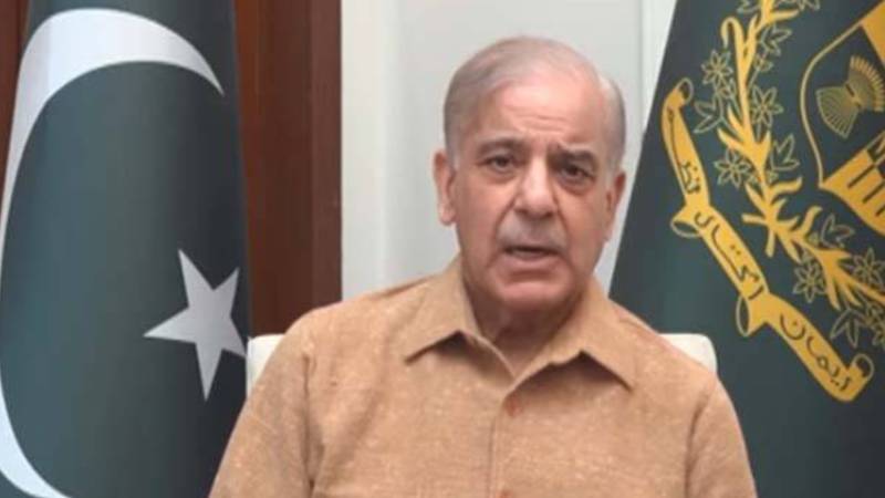 حکومت کا پٹرول کی لیوی میں 80 روپے فی لیٹر کمی کا اعلان، نئی قیمت 378 روپے مقرر