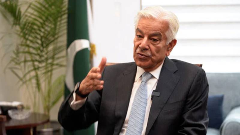 بھارت اپنے لوگوں یا قید پاکستانیوں کی لاشیں پھینک کر دہشتگردی کا ڈرامہ رچانا چاہ رہا ہے: خواجہ آصف