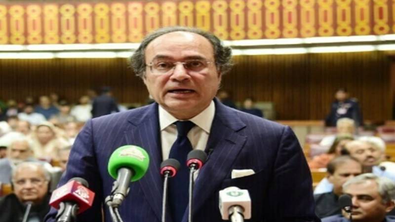 پاکستان کو رواں ہفتے 1.4 ارب ڈالر یورو بانڈ سمیت بڑی مالی ادائیگیاں کرنا ہوں گی:وزیر خزانہ
