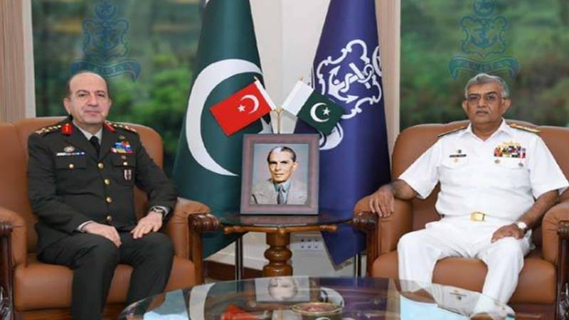 ترک ڈپٹی چیف آف جنرل اسٹاف کی نیول ہیڈ کوارٹرز آمد، پاک بحریہ سے دوطرفہ دفاعی تعاون پر تبادلہ خیال