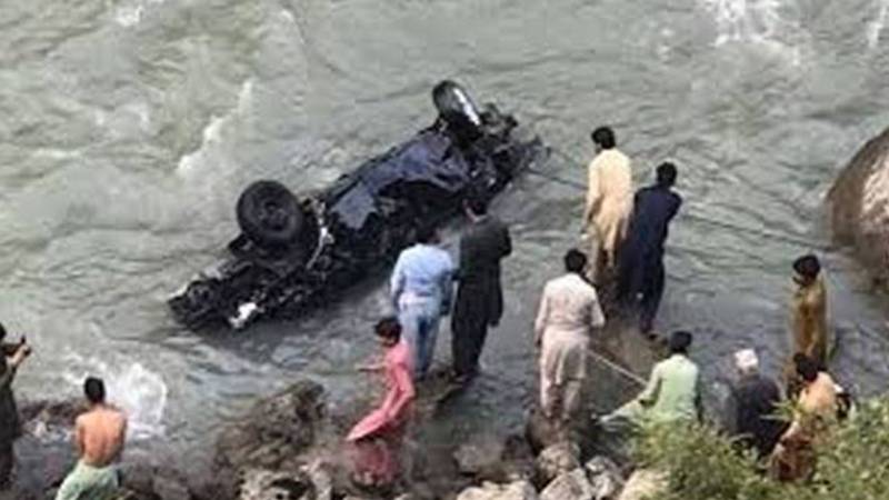 وادی نیلم میں سیاحوں کی گاڑی حادثے کا شکار، 3 زخمی