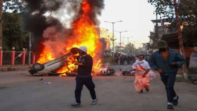 منی پور میں نسلی فسادات شدت اختیار کر گئے، پولیس کی شہریوں پر فائرنگ سے 19 زخمی
