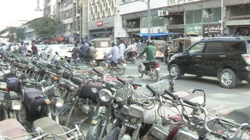 کراچی میں ایک ماہ کے دوران 3 ہزار سے زائد موٹر سائیکلیں اور 140 گاڑیاں چوری
