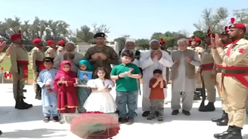 پشاور گیریژن میں شہداء کو خراج عقیدت، پروقار تقریب کا انعقاد