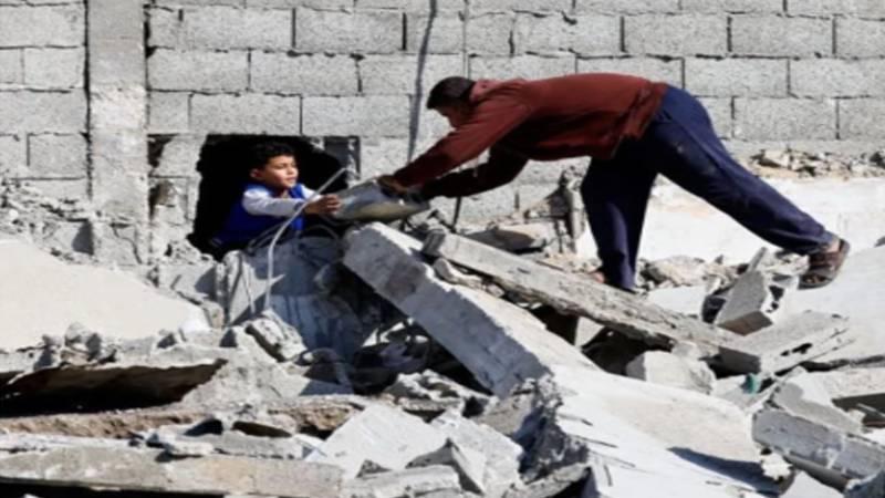 غزہ میں جنگ بندی کے باوجود اسرائیلی حملے جاری، 11 فلسطینی شہید، بچوں سمیت متعدد جاں بحق