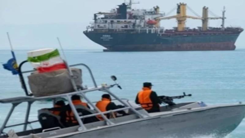 ایران کا اہم اقدام: آبنائے ہرمز میں دو جہازوں پر قبضہ، ویڈیو جاری 