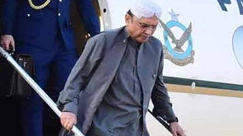 صدرِ مملکت آصف علی زرداری کا تین روزہ دورے کے لیے لاہور پہنچنے اور اولڈ ایئرپورٹ پر استقبال 