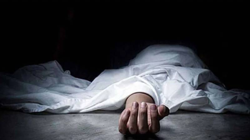 گھوٹکی میں کتا مارنے کے دوران فائرنگ سے 18 سالہ نوجوان جاں بحق، تفتیش جاری 