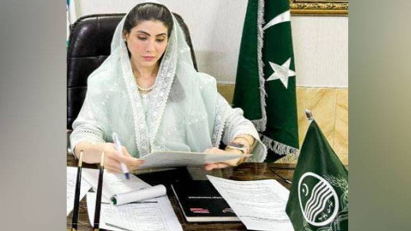 گرین ٹاؤن میں غیرت کے نام پر 22 سالہ خاتون کے قتل کا واقعہ، حنا پرویز بٹ کا نوٹس 
