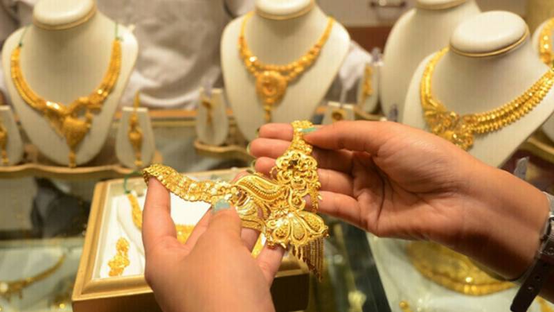 سونے کی قیمت میں دوسرے روز بھی کمی، فی تولہ قیمت کیا رہ گئی؟ 