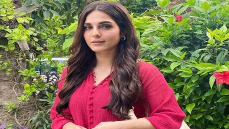 مہر النساء اقبال کا نوجوان اداکاراؤں کو وقت پر شادی کرنے کا مشورہ 
