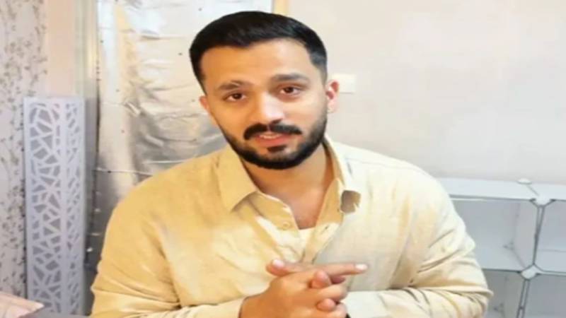 اسلام آباد ہائی کورٹ کا رجب بٹ کے حق میں فیصلہ، نام پاسپورٹ کنٹرول لسٹ سے نکالنے کا حکم