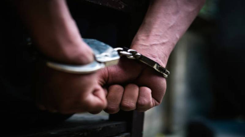 سڑک عبور کرتے بزرگ کو ٹکر مار کر فرار ہونے والے موٹر سائیکل سوار گرفتار 