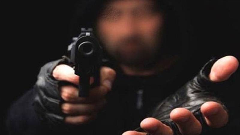 لاہور میں اسلحہ کے زور پر ڈکیتی، ڈاکوؤں نے 20 لاکھ روپے لوٹ لیے 
