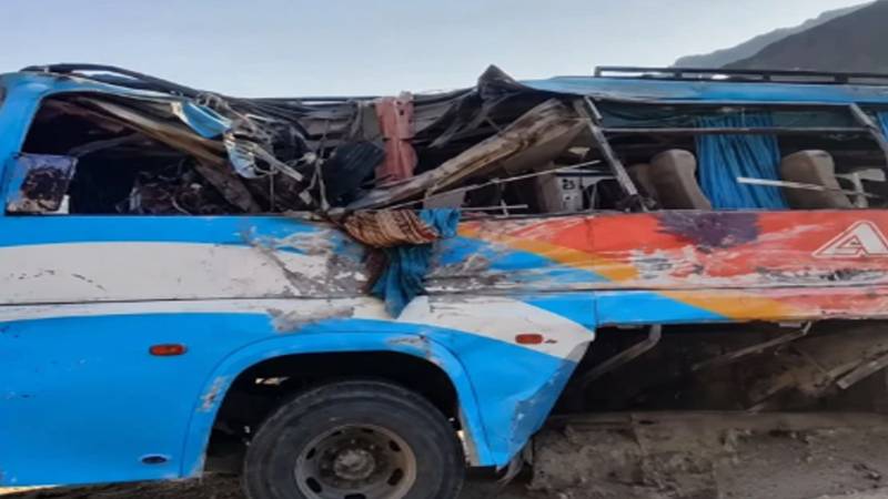 خاران سے لاڑکانہ جانے والی مسافر کوچ حادثے میں 5افراد ہلاک 