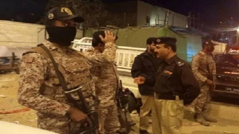 رینجرز نے ناظم آباد کے علاقے مجاہد کالونی سے اسٹریٹ کرائم اور موٹر سائیکل چوری میں ملوث 5 ملزمان کو گرفتار کرلیا