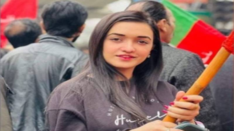 پی ٹی آئی کارکن صنم جاوید کی طبیعت ناسازی پر جیل سے اسپتال منتقلی 