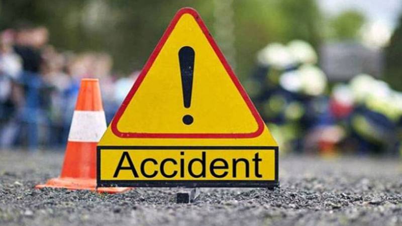 سکھر میں ٹریفک حادثہ، خاتون اور بچی کو لے جانے والے 2 افراد ہلاک