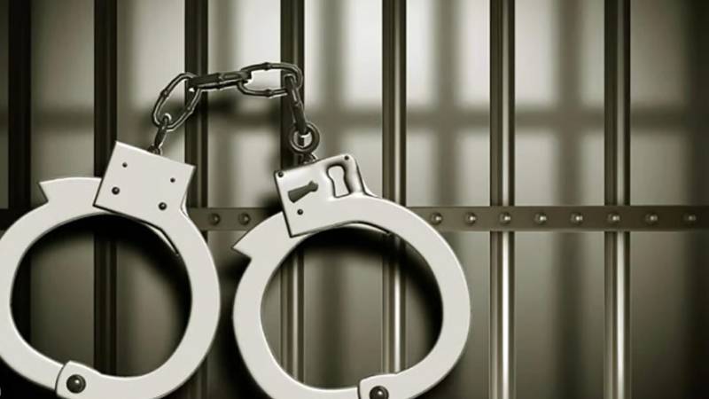 نواب ٹاؤن میں 4 کروڑ روپے کی ڈکیتی کا ڈراپ سین: 2 خواتین سمیت 3 ملزمان گرفتار، زیورات برآمد