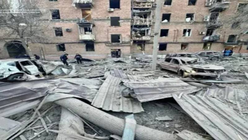 روس اور یوکرین میں جنگ بندی کے خاتمے کے بعد دوبارہ شدید حملے، کیف اور روسی علاقوں میں دھماکوں کی اطلاعات