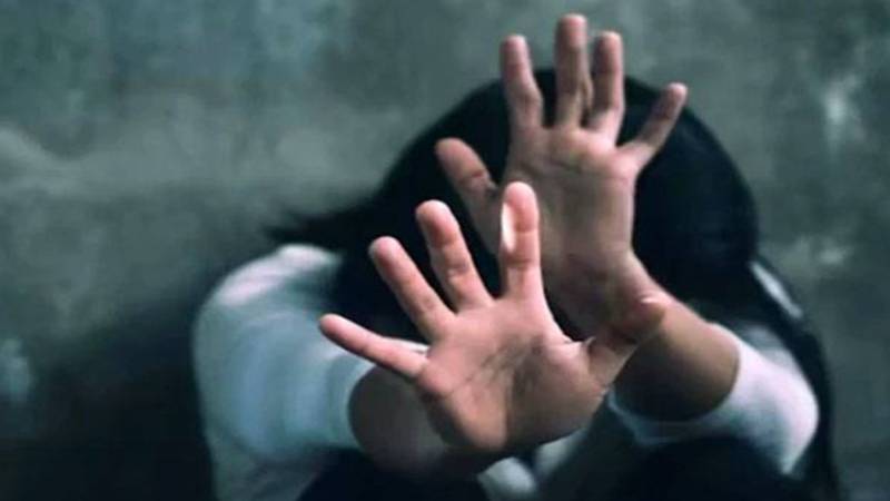 پنجاب: خواتین پر تشدد کے بڑھتے واقعات، 4 ماہ میں 3 ہزار سے زائد ہیلپ لائن کالز موصول