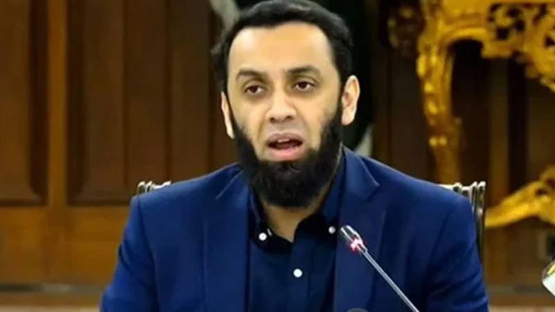 چیلنجز سے نمٹنے پر فیلڈ مارشل عاصم منیر کو خراجِ تحسین پیش کرتا ہوں: عطاء اللّٰہ تارڑ