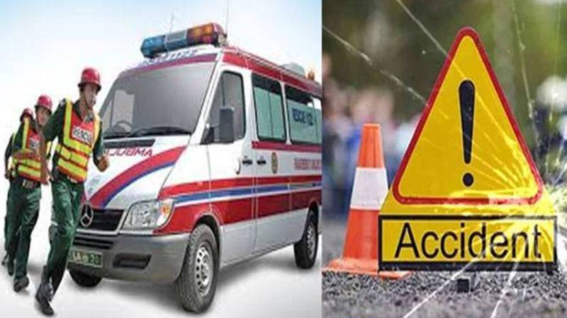 خیرپور کے قریب خوفناک حادثہ، مسافر کوچ اور ٹرالر میں تصادم، 30 سے زائد زخمی