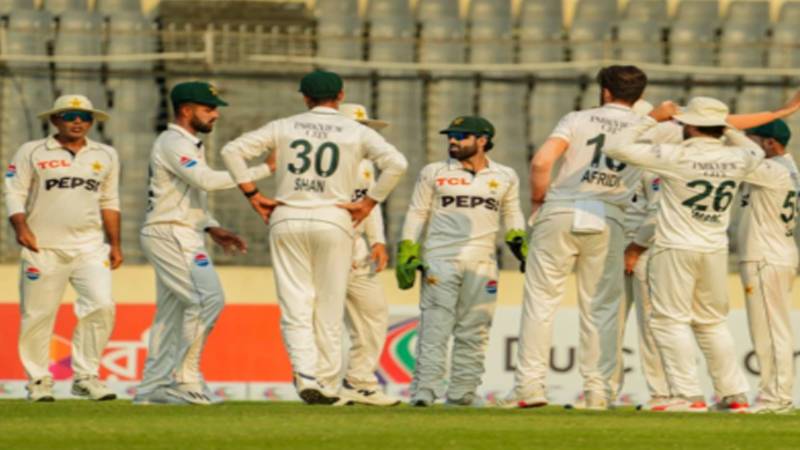 ڈھاکا ٹیسٹ میں سلو اوور ریٹ کی خلاف ورزی، آئی سی سی نے پاکستان پر بھاری جرمانہ عائد کر دیا