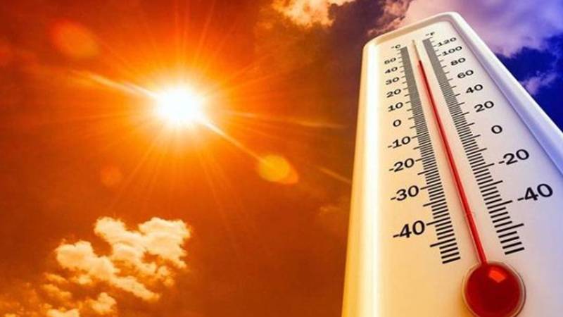 شہر میں شدید گرمی کی لہر برقرار، درجہ حرارت 43 ڈگری تک پہنچنے کا امکان