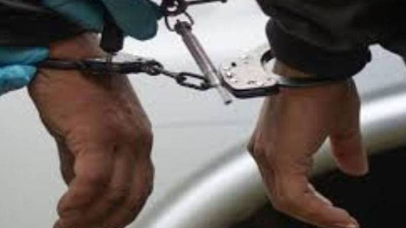 مزنگ پولیس نے کارروائی کرتے ہوئے ریکارڈ یافتہ 2 منشیات فروشوں کو گرفتار کر لیا ہے۔