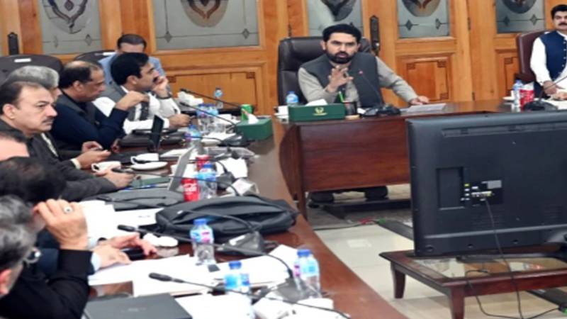 خیبرپختونخوا حکومت نے پانچ نئے وزراء، چار مشیروں اور آٹھ معاونین خصوصی کو مختلف محکموں کے قلمدان سونپ دیے۔