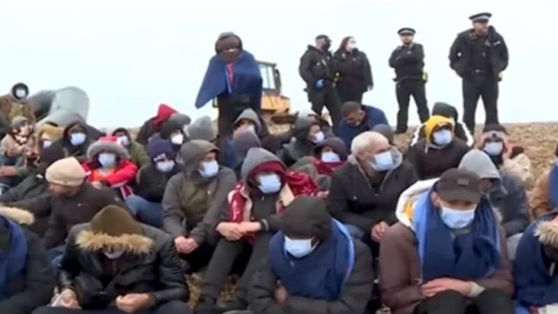 غیر قانونی افغان مہاجرین کے خلاف مختلف ممالک میں کارروائیاں تیز، گرفتاریاں اور کریک ڈاؤن جاری