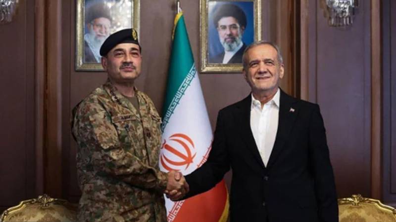 پاکستان کی امریکا ایران ثالثی کوششیں، تہران میں فیلڈ مارشل سید عاصم منیر کی ایرانی صدر مسعود پزشکیان سے ملاقات