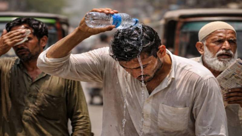 لاہور سمیت پنجاب بھر میں شدید گرمی برقرار، درجہ حرارت میں مزید اضافے کا امکان