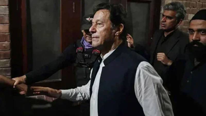 اڈیالہ جیل: بانی پی ٹی آئی کے میڈیکل ٹریٹمنٹ کیس میں وکالت ناموں پر دستخط مکمل