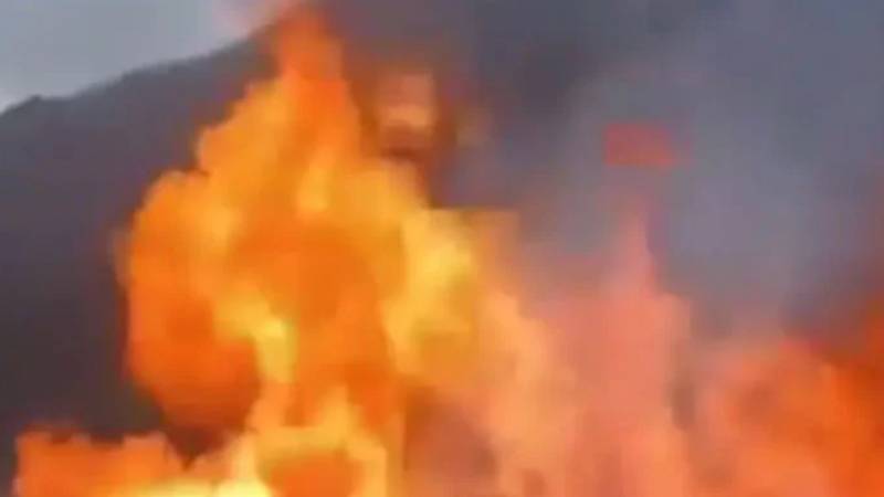 بنوں: گیس پائپ لائن دھماکے سے تباہ، مختلف شہروں کو سپلائی معطل