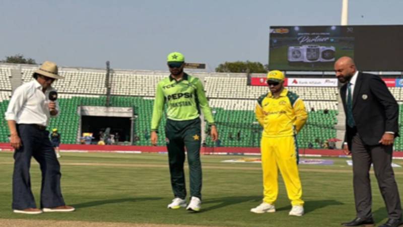 پاکستان کا ٹاس جیت کر پہلے بولنگ کا فیصلہ، دوسرا ون ڈے جاری