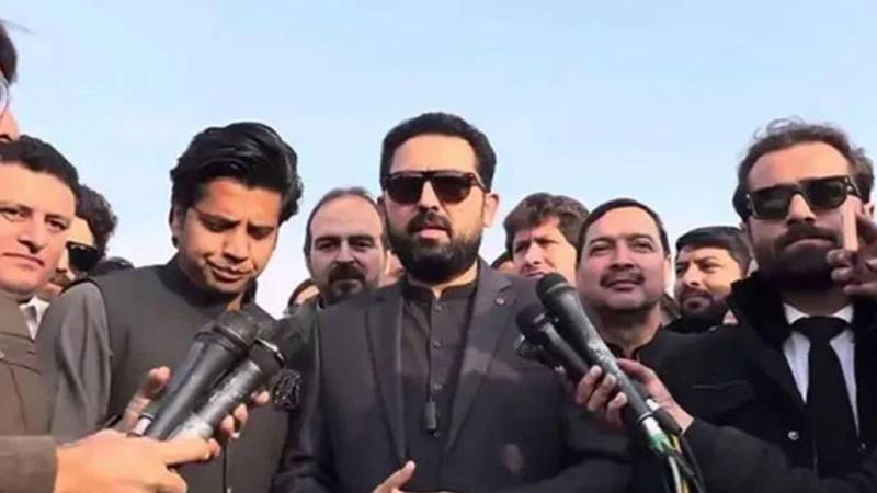 پولیس نے سہیل آفریدی کے قافلے کو فیکٹری ناکے پر آگے بڑھنے سے روک دیا