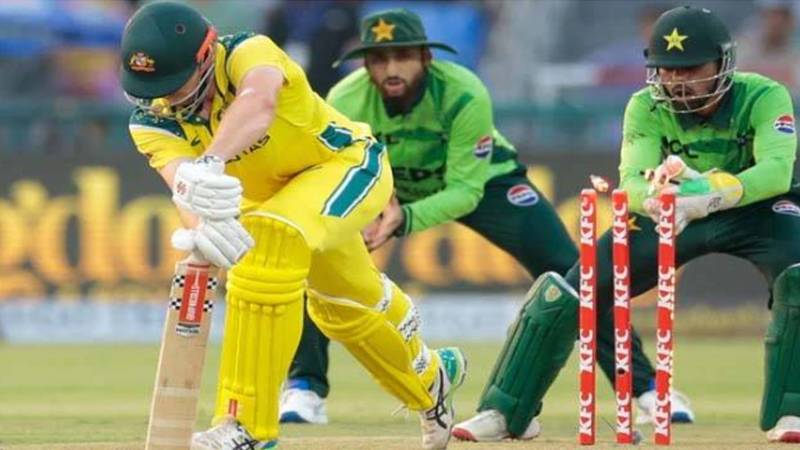 آسٹریلیا نے دوسرے ون ڈے میں پاکستان کو 41 رنز سے شکست دے کر سیریز 1-1 سے مساوی کردی