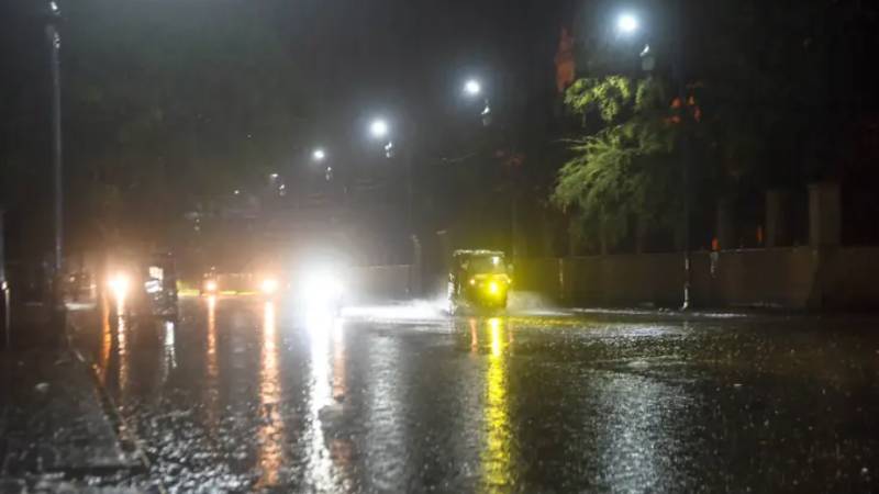 بارش کے بعد موسم خوشگوار، آئندہ 24 گھنٹوں میں مزید بارش کی پیشگوئی