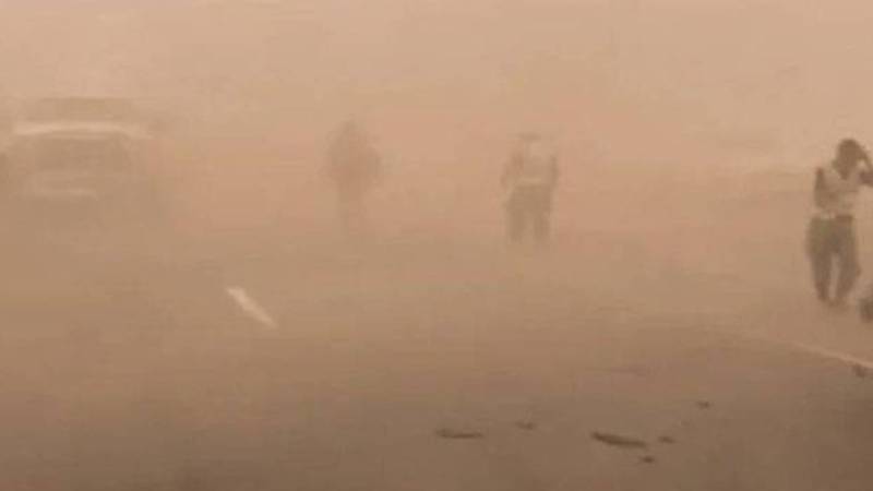 سندھ میں مٹی کے طوفان اور بارشیں، 5 افراد جاں بحق، 150 سے زائد زخمی
