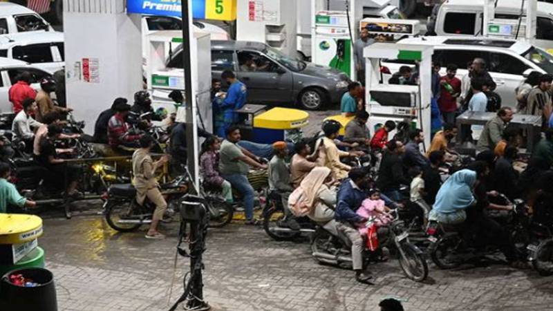 پیٹرول بحران نے بلوچستان کو لپیٹ میں لے لیا، نرخ 500 روپے فی لیٹر تک