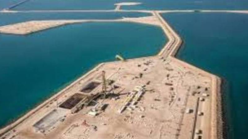 عمان کے آئل ٹرمینل مینا الفحل میں دھماکا، خام تیل کی لوڈنگ معطل