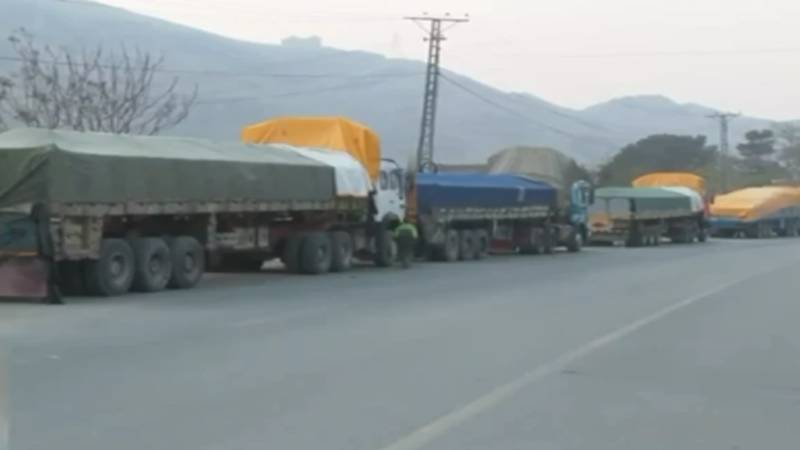 پاکستان کے ساتھ تجارتی راستوں کی بندش، افغان کسان مالی بحران کا شکار