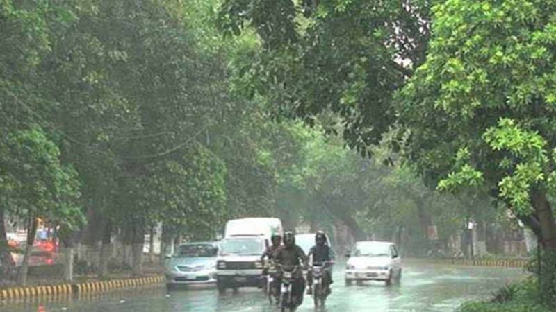 لاہور میں آج بھی بارش کا امکان، موسم خوشگوار، ٹھنڈی ہوائیں چلنے لگیں