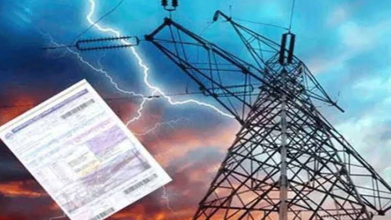 مہنگی بجلی ملکی معیشت کے لیے بڑا چیلنج، توانائی ماہر کی پالیسیوں پر تنقید